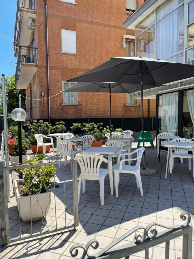 Hotel Orlov Rimini Eksteriør bilde