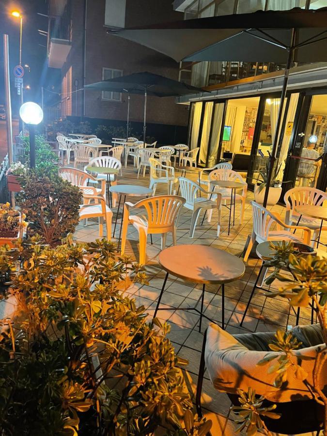 Hotel Orlov Rimini Eksteriør bilde