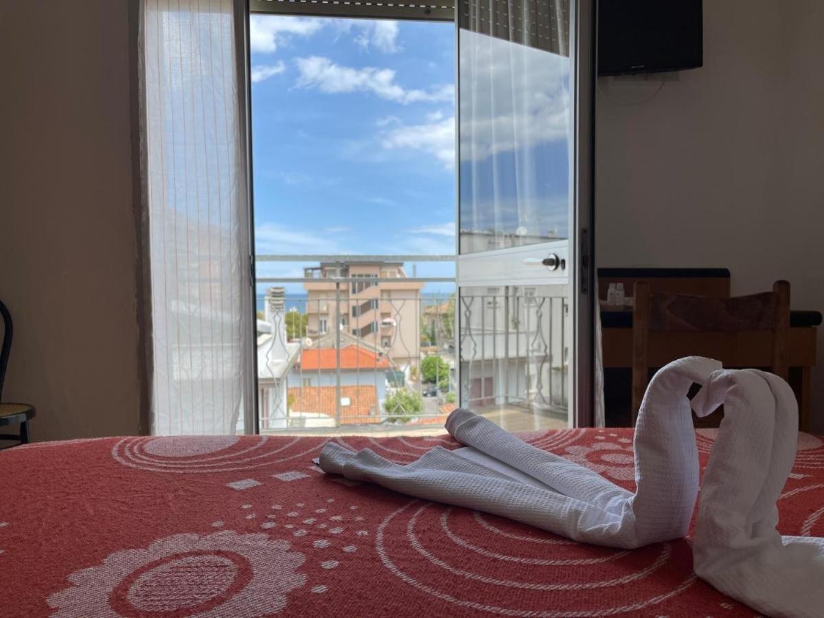 Hotel Orlov Rimini Eksteriør bilde