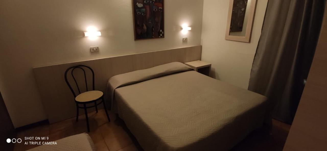 Hotel Orlov Rimini Eksteriør bilde