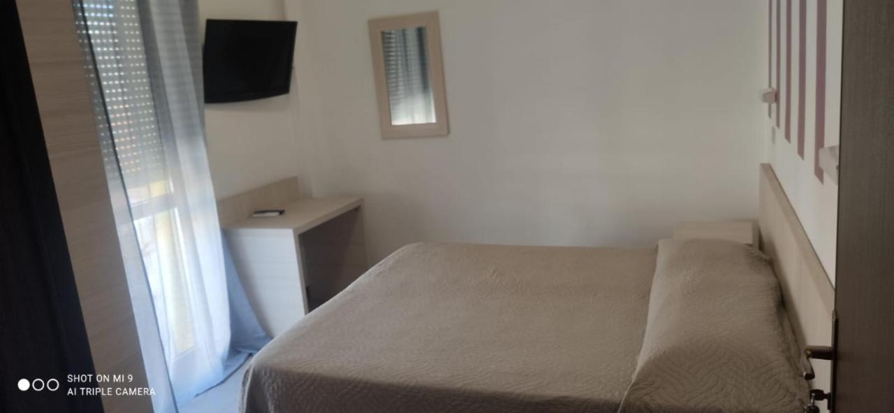 Hotel Orlov Rimini Eksteriør bilde