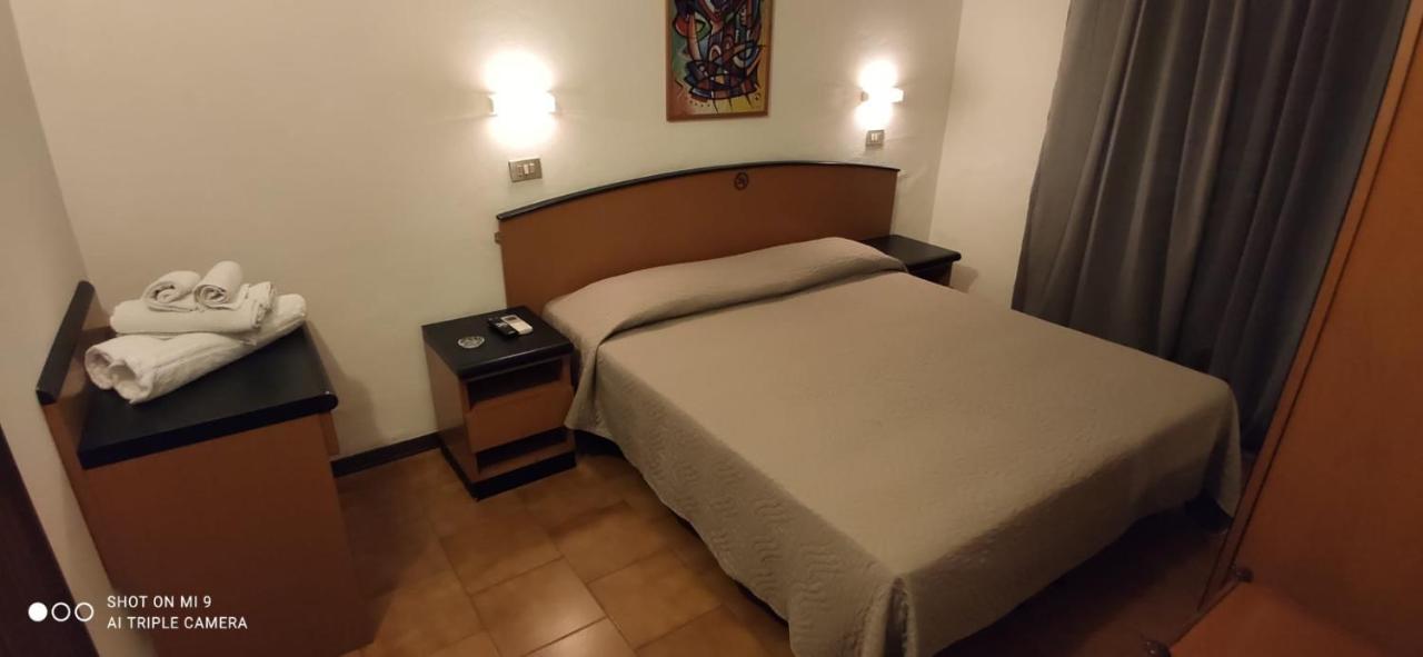 Hotel Orlov Rimini Eksteriør bilde