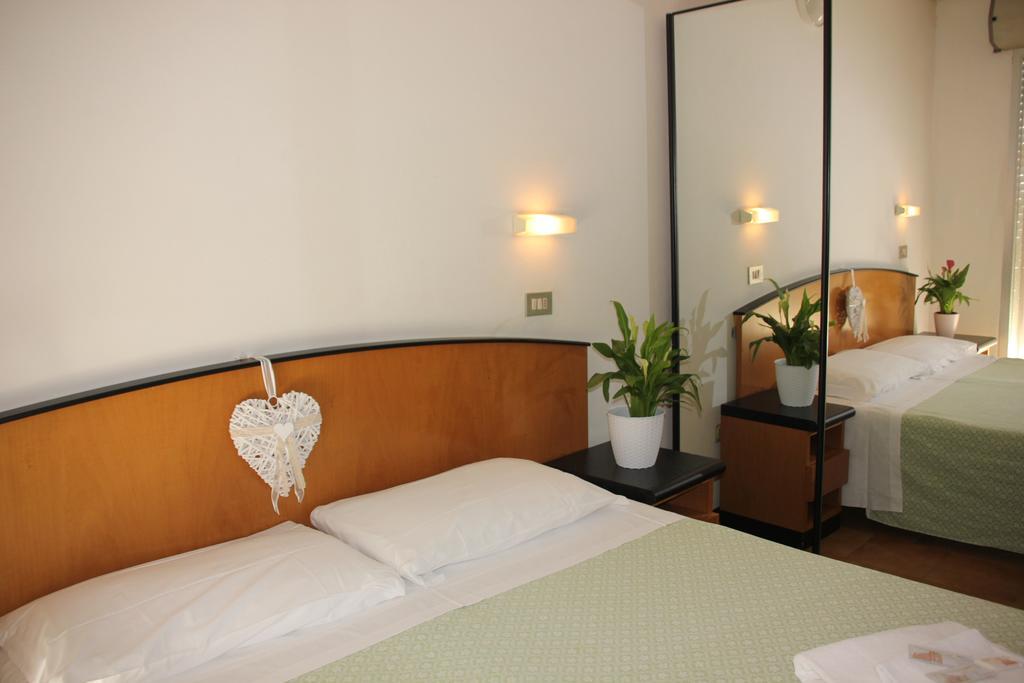 Hotel Orlov Rimini Eksteriør bilde