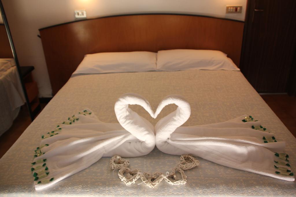 Hotel Orlov Rimini Eksteriør bilde