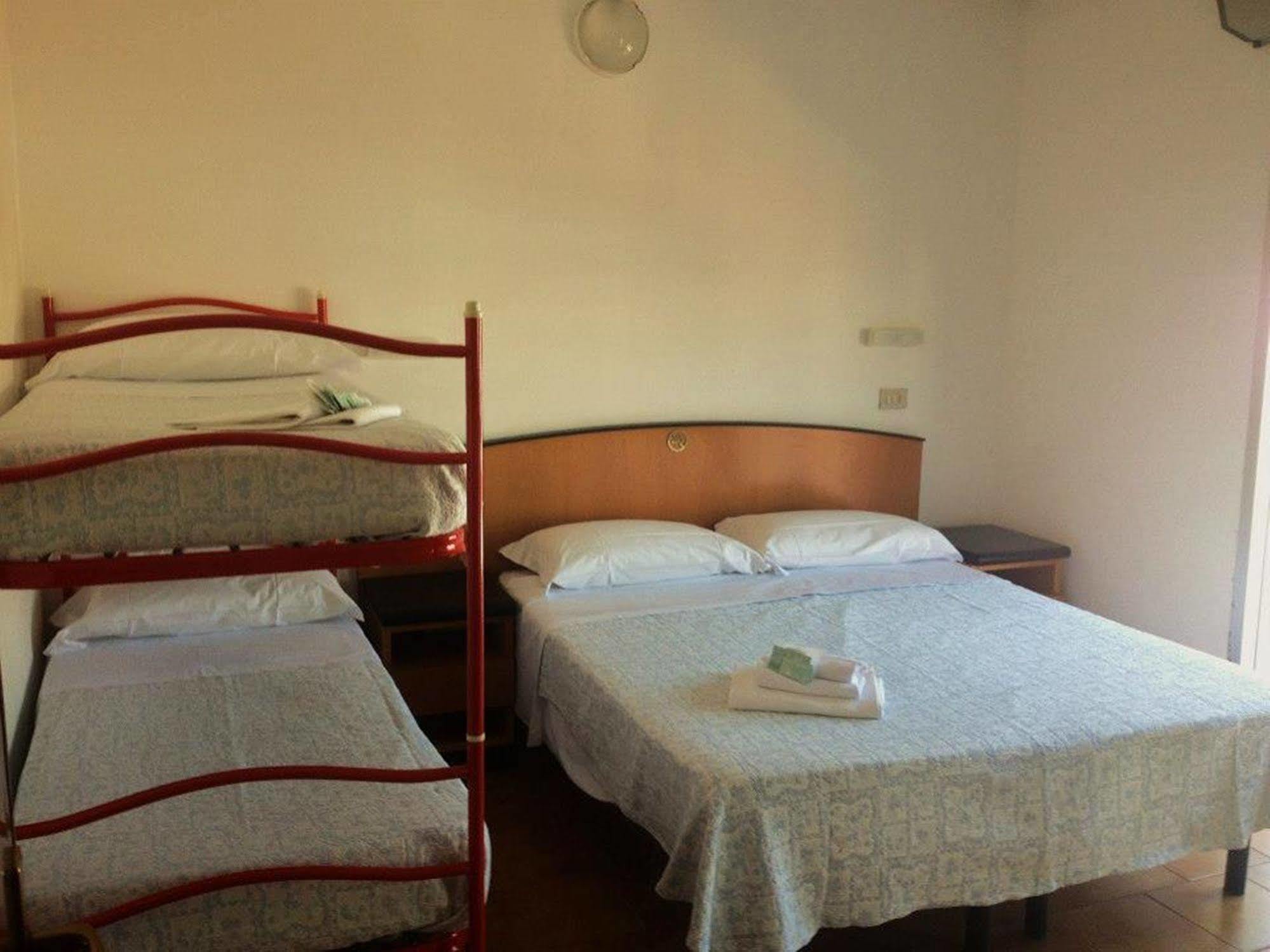 Hotel Orlov Rimini Eksteriør bilde